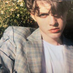 Meet your Posher, Dennis